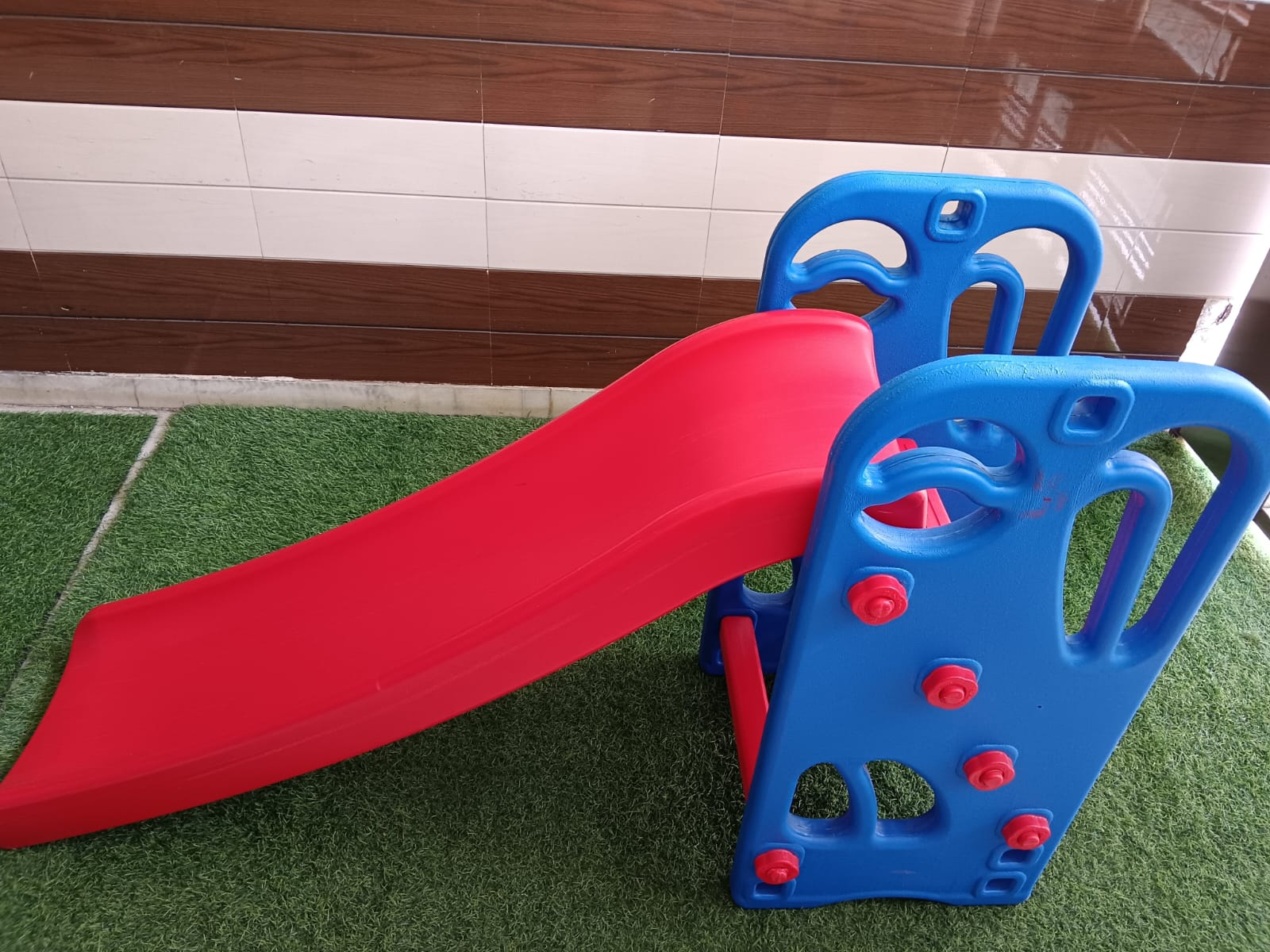 Kids slide play equipment